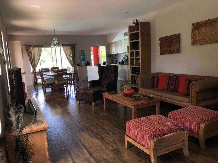 Excelente Casa En Barrio Privado Arces Pilar (Buenos Aires)